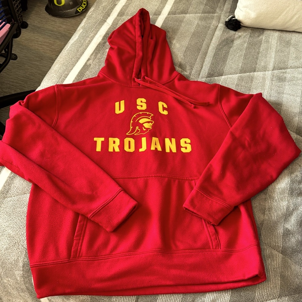 USC Trojans Hoodie. Crimson red size men’s medium.